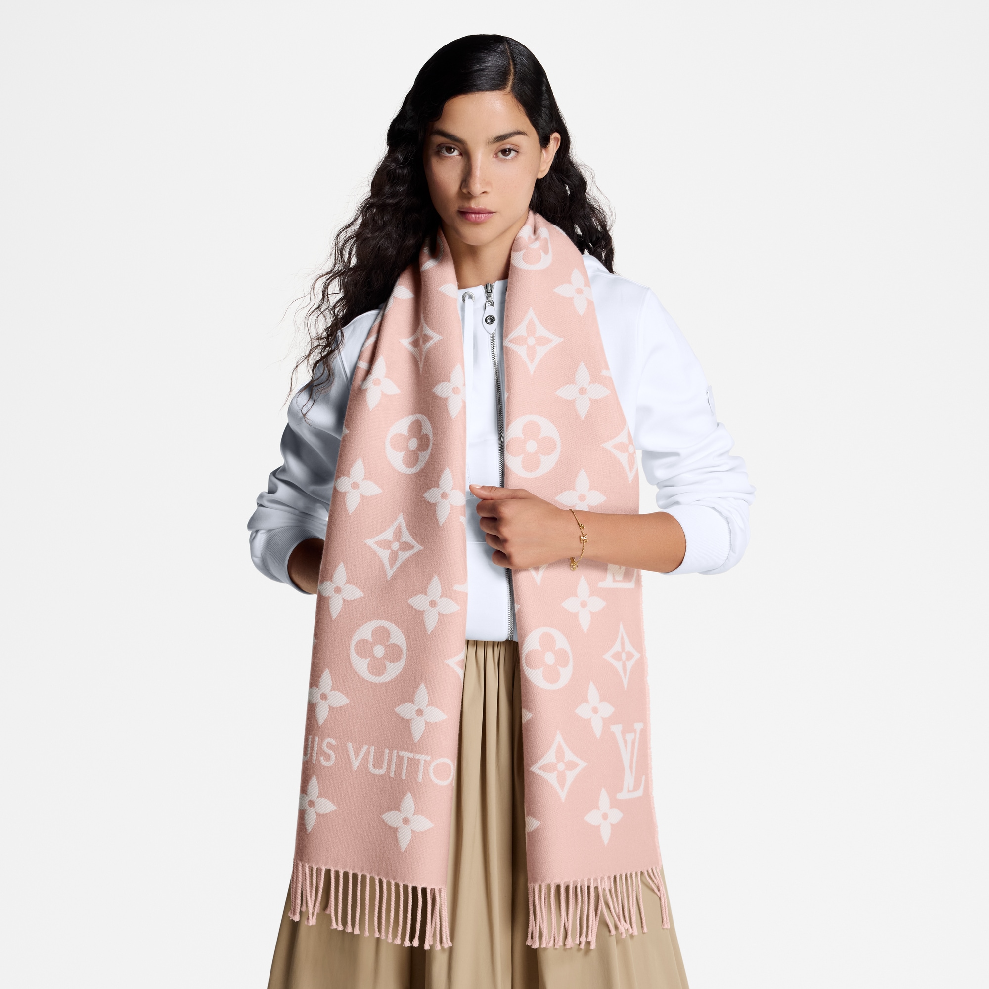 LV Essential scarf . - Accessories | LOUIS VUITTON